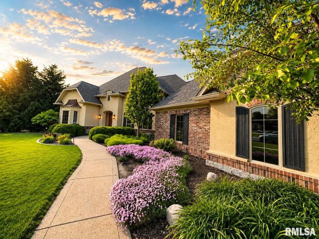 3023 W Pilgrims Way, Peoria, IL 61615