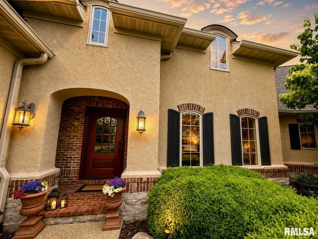 3023 W Pilgrims Way, Peoria, IL 61615