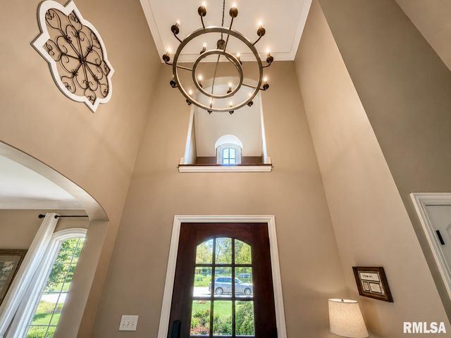 3023 W Pilgrims Way, Peoria, IL 61615