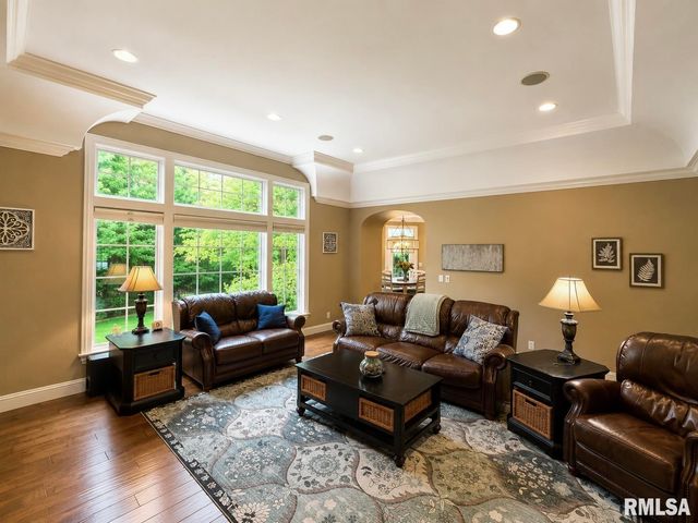 3023 W Pilgrims Way, Peoria, IL 61615