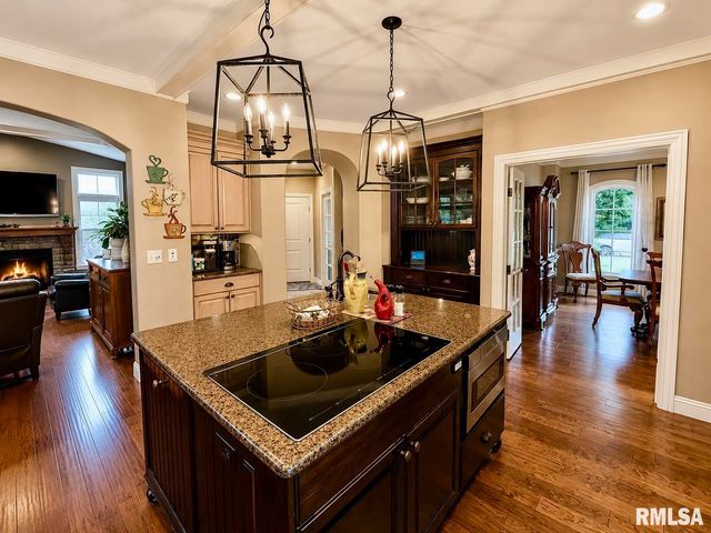 3023 W Pilgrims Way, Peoria, IL 61615