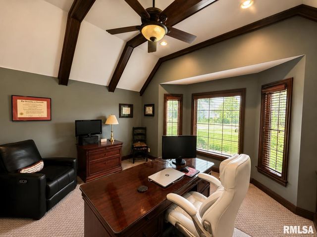 3023 W Pilgrims Way, Peoria, IL 61615