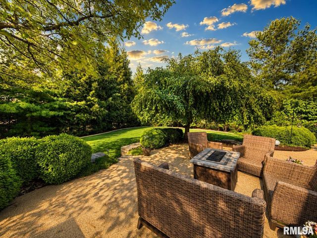 3023 W Pilgrims Way, Peoria, IL 61615