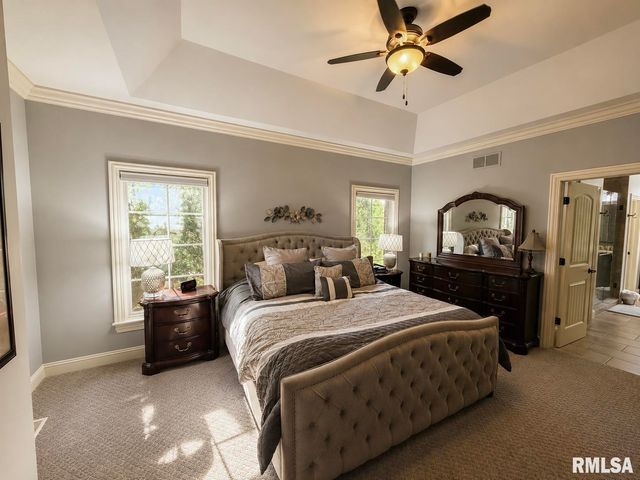 3023 W Pilgrims Way, Peoria, IL 61615
