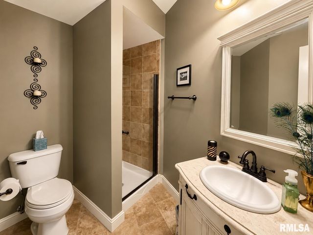 3023 W Pilgrims Way, Peoria, IL 61615