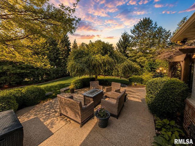 3023 W Pilgrims Way, Peoria, IL 61615