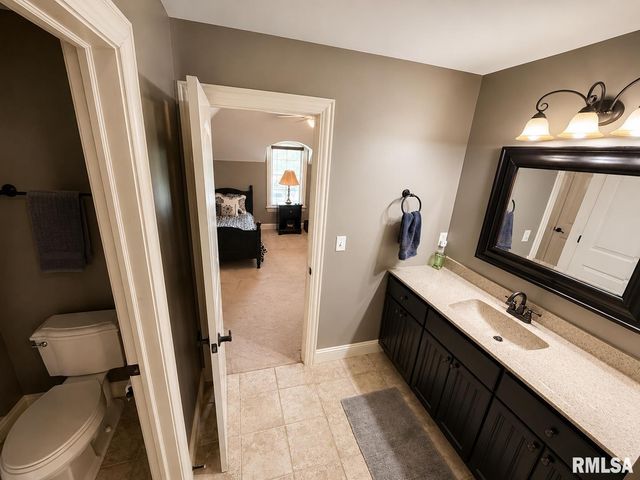 3023 W Pilgrims Way, Peoria, IL 61615
