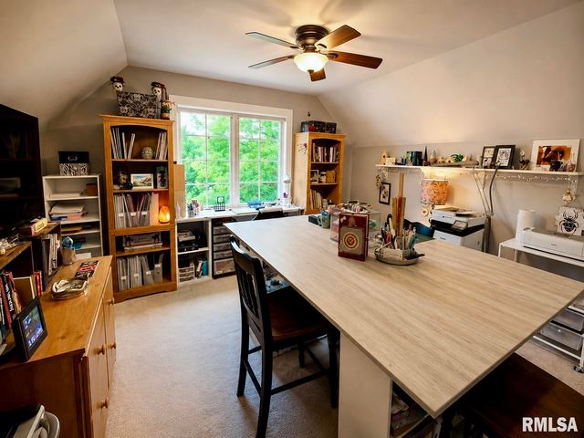 3023 W Pilgrims Way, Peoria, IL 61615
