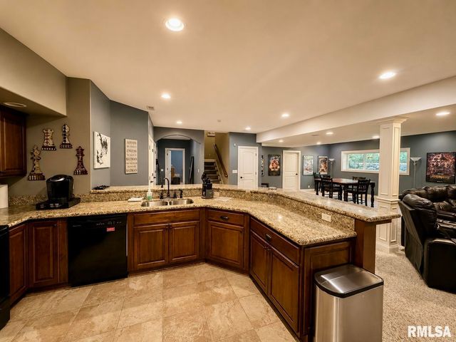 3023 W Pilgrims Way, Peoria, IL 61615