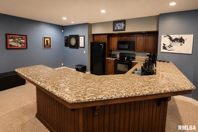 3023 W Pilgrims Way, Peoria, IL 61615