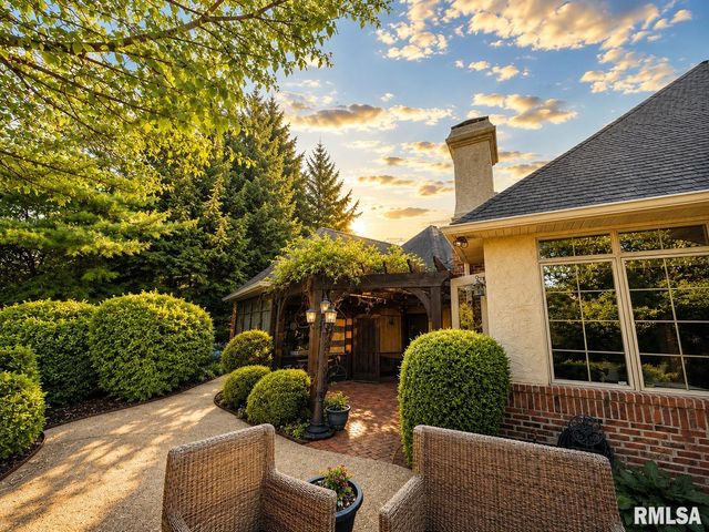 3023 W Pilgrims Way, Peoria, IL 61615