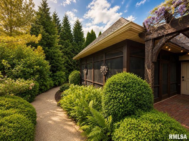 3023 W Pilgrims Way, Peoria, IL 61615