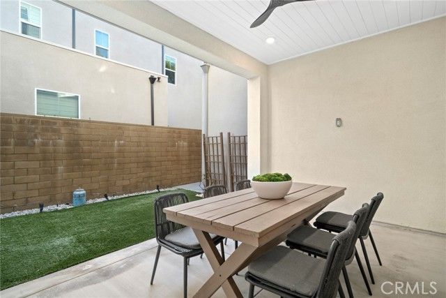 126 Scale, Irvine, CA 92618