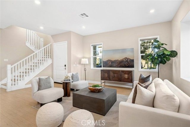 126 Scale, Irvine, CA 92618