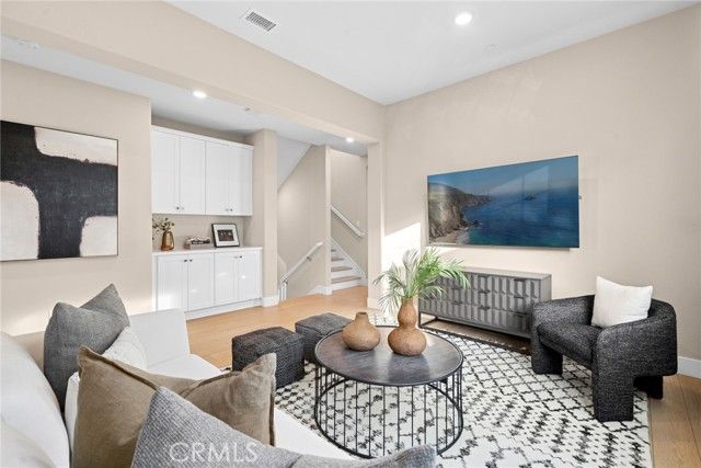 126 Scale, Irvine, CA 92618