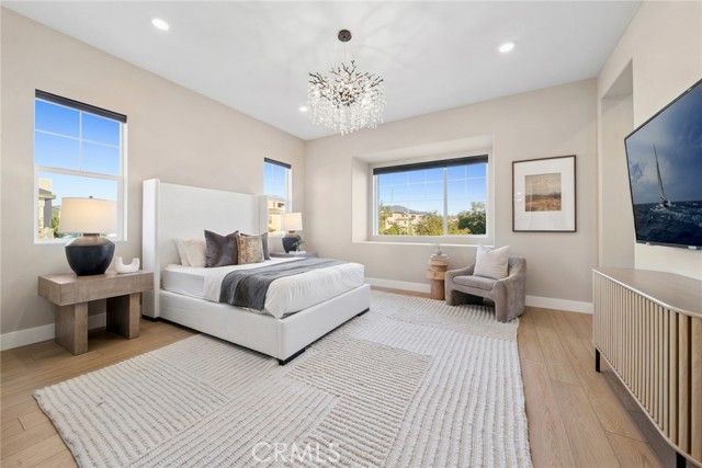 126 Scale, Irvine, CA 92618