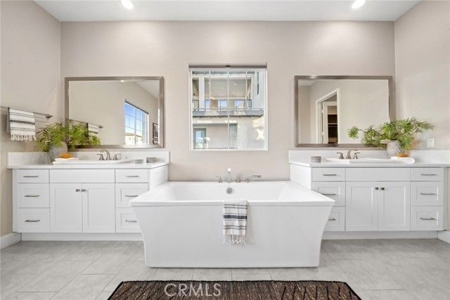 126 Scale, Irvine, CA 92618