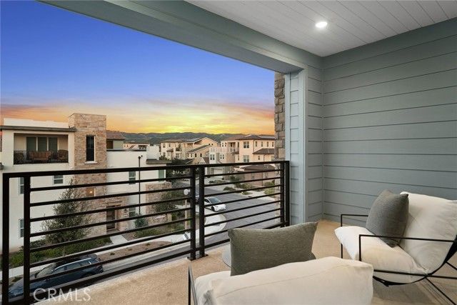 126 Scale, Irvine, CA 92618