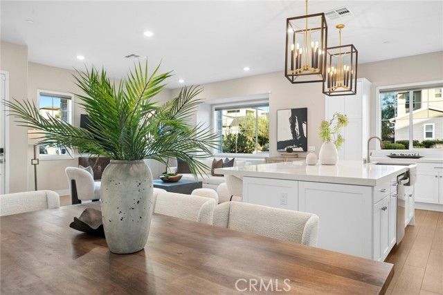 126 Scale, Irvine, CA 92618