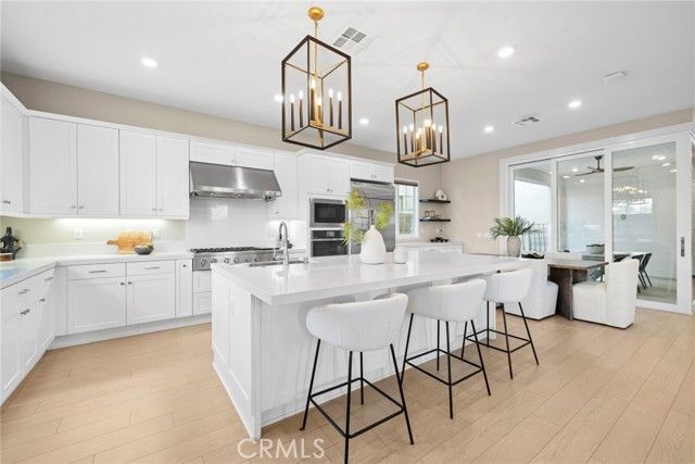 126 Scale, Irvine, CA 92618