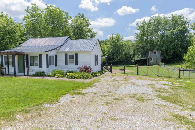 405 E Warrick Street, Owensville, IN 47665