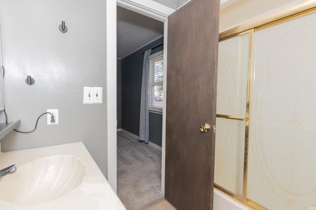405 E Warrick Street, Owensville, IN 47665