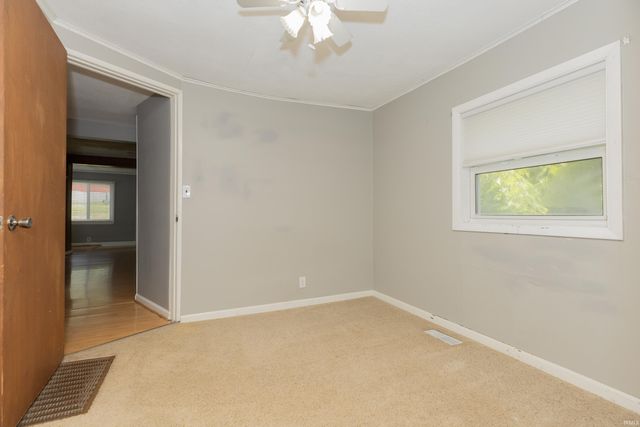 405 E Warrick Street, Owensville, IN 47665