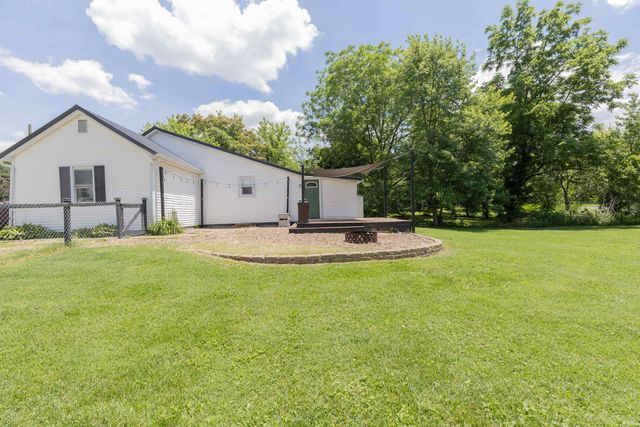 405 E Warrick Street, Owensville, IN 47665