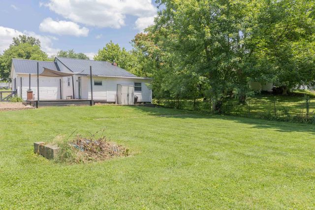 405 E Warrick Street, Owensville, IN 47665