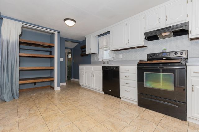 405 E Warrick Street, Owensville, IN 47665