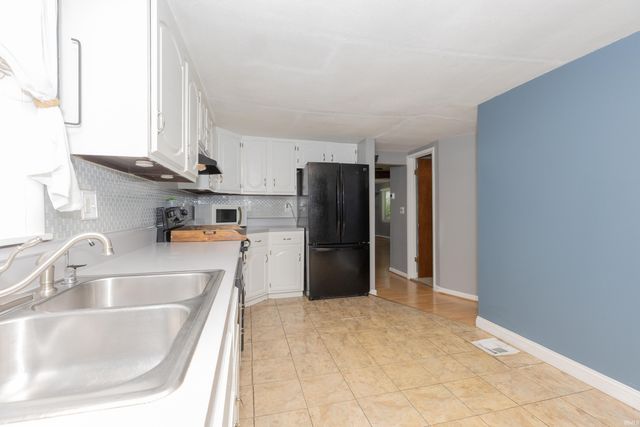 405 E Warrick Street, Owensville, IN 47665