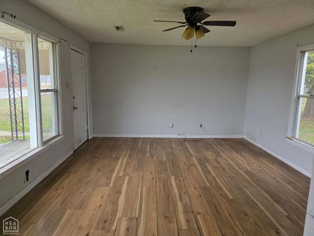 105 School Street, Bay, AR 72411