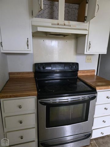 105 School Street, Bay, AR 72411