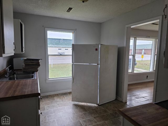 105 School Street, Bay, AR 72411