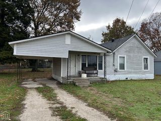 105 School Street, Bay, AR 72411