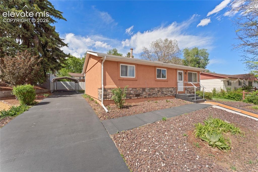 1924 McCooke Drive, Colorado Springs, CO 80910 — photo 2