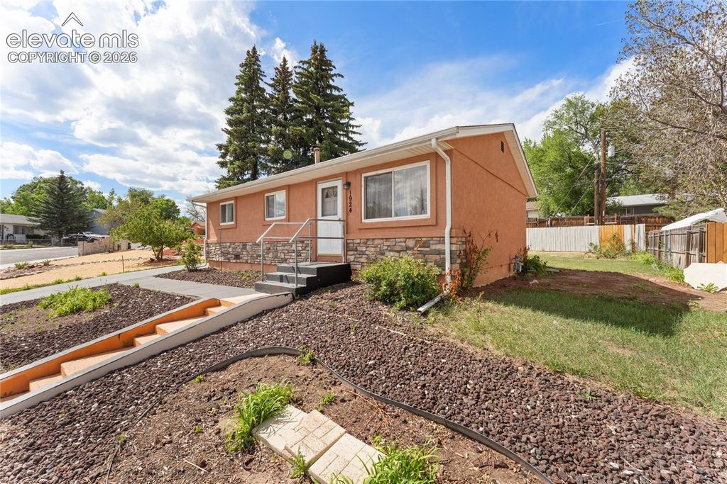 1924 McCooke Drive, Colorado Springs, CO 80910 — photo 3