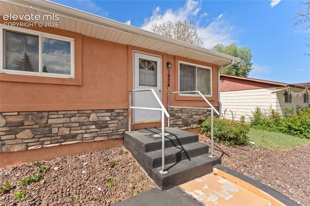 1924 McCooke Drive, Colorado Springs, CO 80910 — photo 4