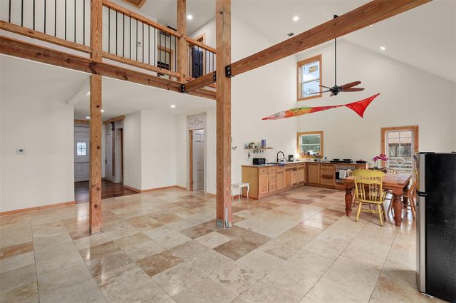 9009 Lazy Lane, Hitchcock, TX 77563