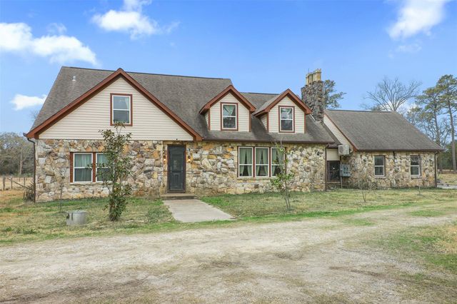 9009 Lazy Lane, Hitchcock, TX 77563