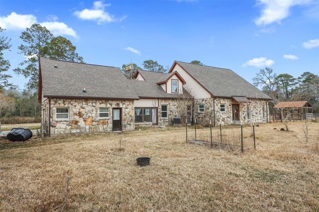 9009 Lazy Lane, Hitchcock, TX 77563