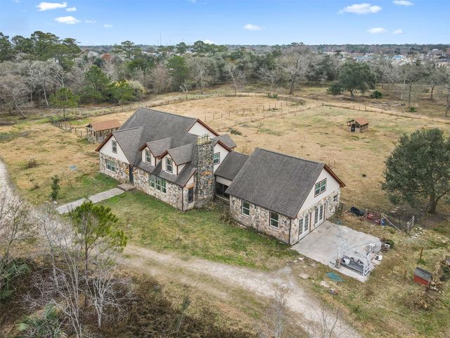 9009 Lazy Lane, Hitchcock, TX 77563