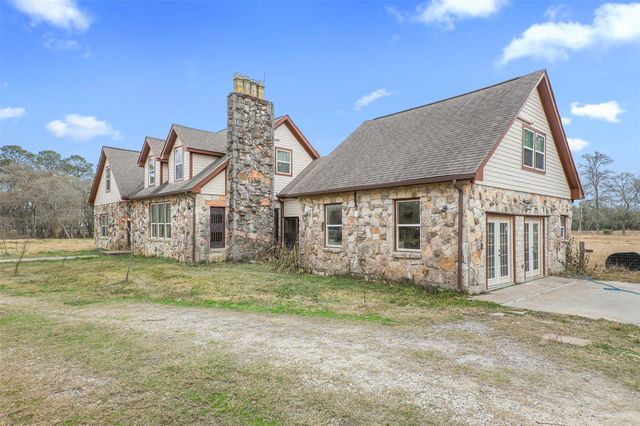 9009 Lazy Lane, Hitchcock, TX 77563