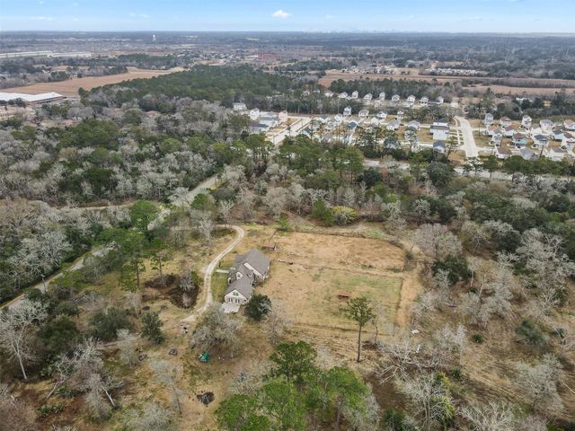 9009 Lazy Lane, Hitchcock, TX 77563