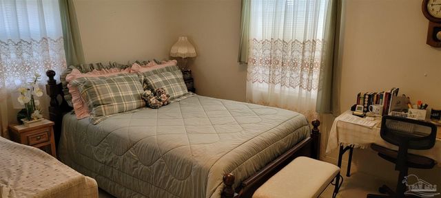 6235 Confederate Dr, Pensacola, FL 32503