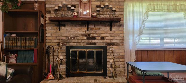 6235 Confederate Dr, Pensacola, FL 32503