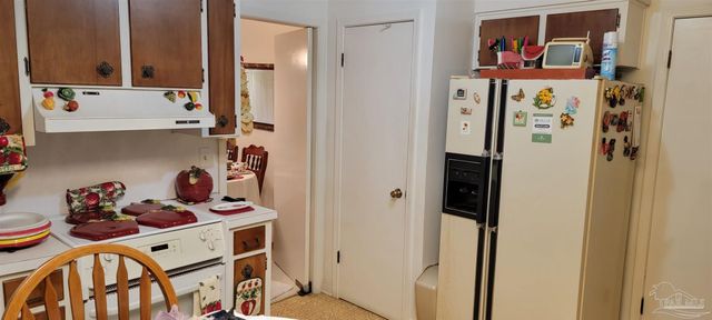 6235 Confederate Dr, Pensacola, FL 32503