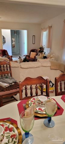 6235 Confederate Dr, Pensacola, FL 32503