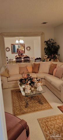 6235 Confederate Dr, Pensacola, FL 32503