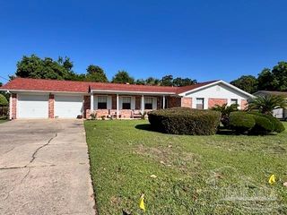 6235 Confederate Dr, Pensacola, FL 32503